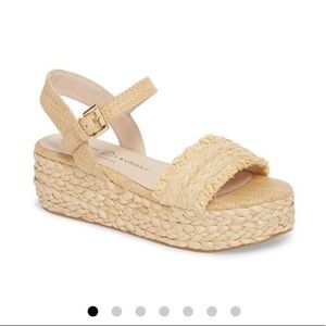 Raffia wedge
